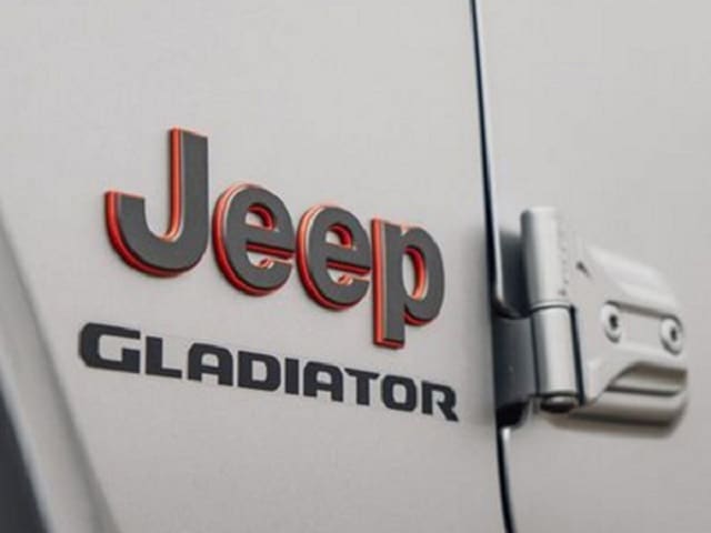 ジープ ラングラー グラディエーター Mojave 純正 Jeep エンブレム オレンジ ダッジ ジープ クライスラ アメ車の専門店 充実のカスタムとサポートをご提供します パーツ通販可能です 自社輸入にて迅速にお取り寄せ可能です 新車 中古車もお任せ下さい お