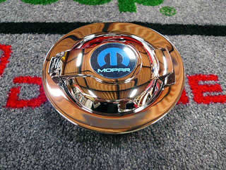 08y－ ダッジ チャレンジャー 純正 フューエルドア 【MOPARロゴ