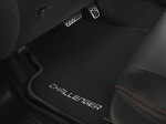 08ｙ−　ダッジ　チャレンジャー　純正　フロアマット　４ＰＣセット 【CHALLENGER ロゴ】※要年式選択|インテリア|ダッジ　チャレンジャー