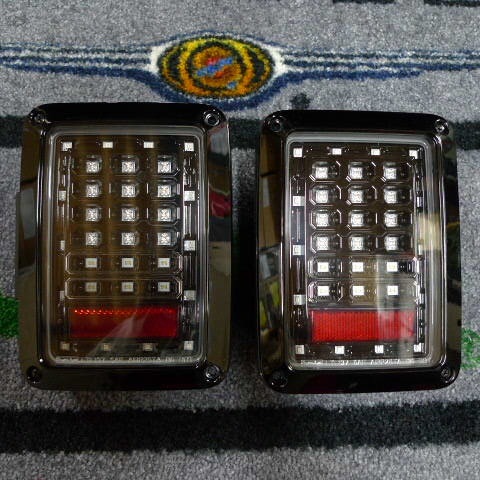 07y－ ジープ ラングラー LED テールランプ セット 【クリア/ブラック 