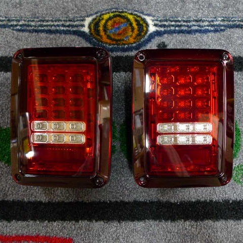 07y－ ジープ ラングラー LED テールランプ セット 【レッド