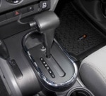 07−10ｙ　ジープ　ラングラー　AT車用　シフターベゼル　トリム　【クローム】　【Rugged Ridge製】|インテリア/クローム|ジープ　JK ラングラー