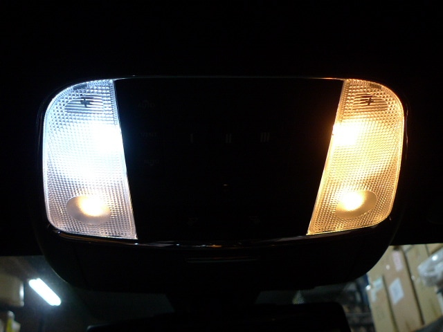 11－16y クライスラー 300/300C/300S LEDルームランプ