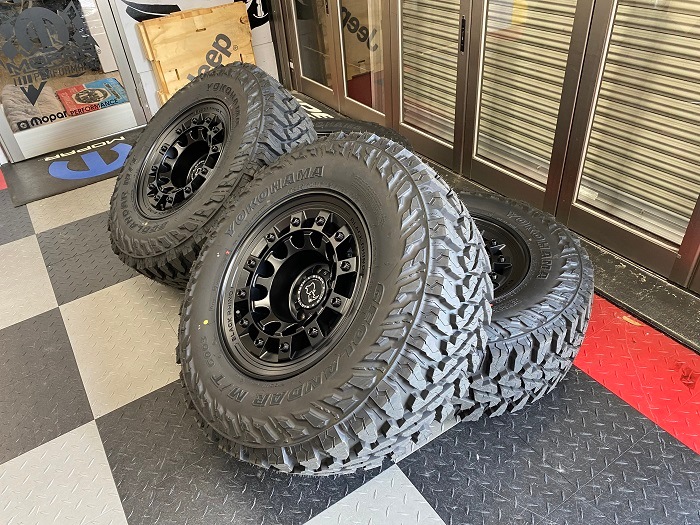 �ڸ���1���å��ò���07���ݡ�JK/JL����󥰥顼��/JT������ǥ�����������50km���ѤΤߡ�BLACK RHINO FUJI  17����� �� M/T������ 4�ܥ��å�