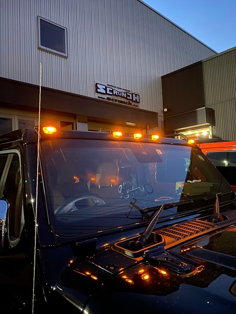 18ｙ ジープ ラングラー ルーフマーカーランプキット エルフォード製 ダッジ ジープ クライスラ アメ車の専門店 充実のカスタムとサポートをご提供します パーツ通販可能です 自社輸入にて迅速にお取り寄せ可能です 新車 中古車もお任せ下さい お