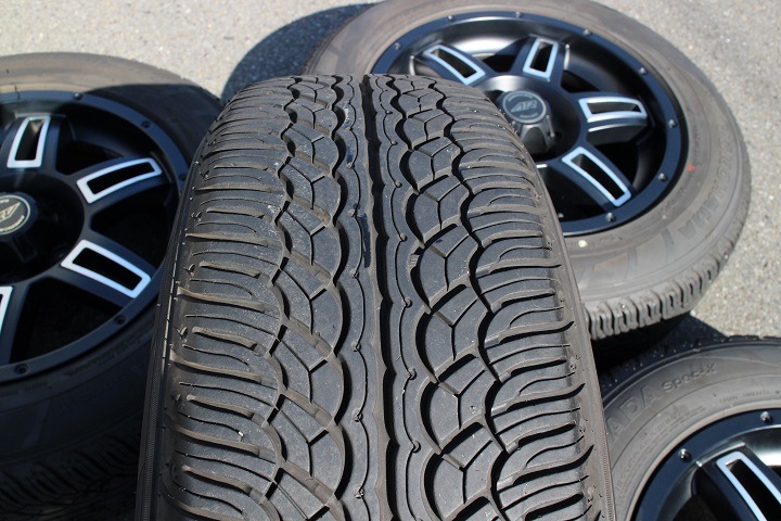 �ڸ��꣱���å��ò��� 07y�ݡ������ס��ѥȥꥪ�åȡ�����ʡ�AmericanRacing 17����� �ۥ����� & �襳�ϥ� �����䡡���ܥ��å�