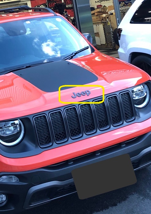 15y－ ジープ レネゲード 純正 ボンネット フード Jeep エンブレム