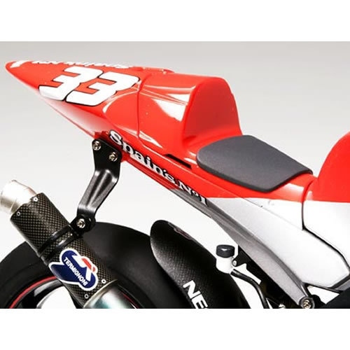 タミヤ【プラモデル】1／12 オートバイシリーズ No.100 ヤマハ YZR-M1