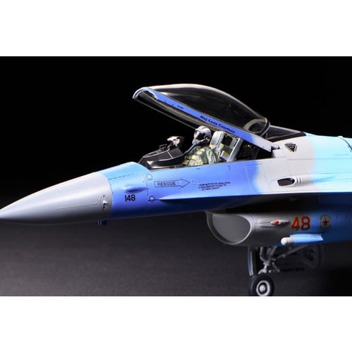 タミヤ【プラモデル】1／48 傑作機シリーズ No.106 F-16C／N