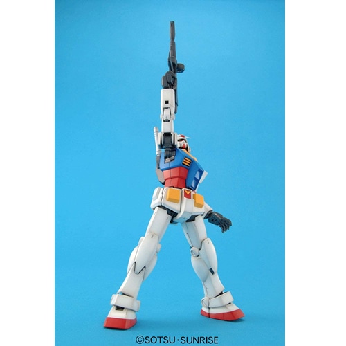 BANDAI SPIRITS【ガンプラ】MG 1／100 RX-78-2 ガンダム Ver2.0 機動