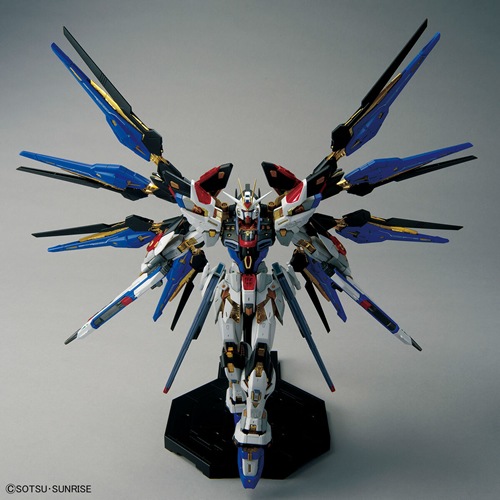 BANDAI SPIRITS【ガンプラ】MGEX 1／100 ストライクフリーダム