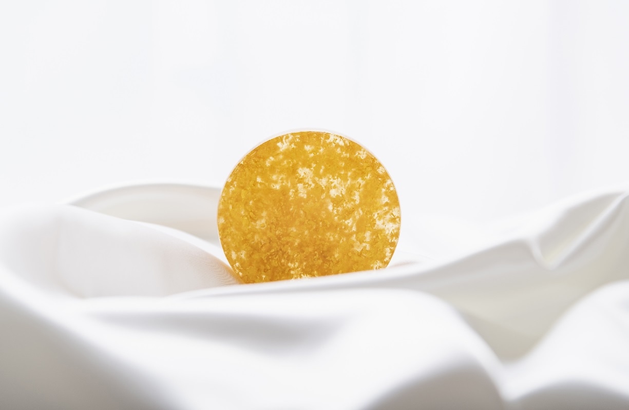 金箔化粧品　純金石鹸　（80g）