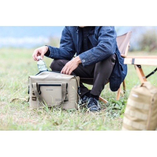 ���Υ� ANOBA �֥ꥶ���ɥ��եȥ����顼 10L ���衼�� Blizzard Soft Cooler 10L