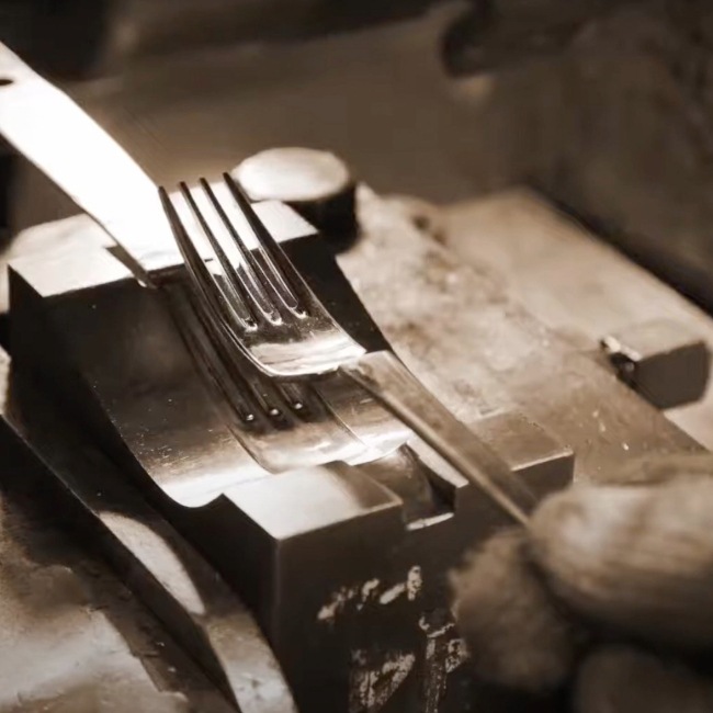 �ե��ǥ� FEDECA �������ե����� SHEEK FORK