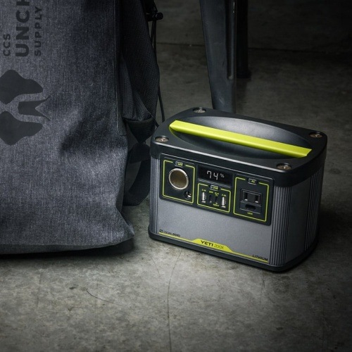 �����를�� GOAL ZERO �����ƥ�200X Yeti200X (120V) Power Station