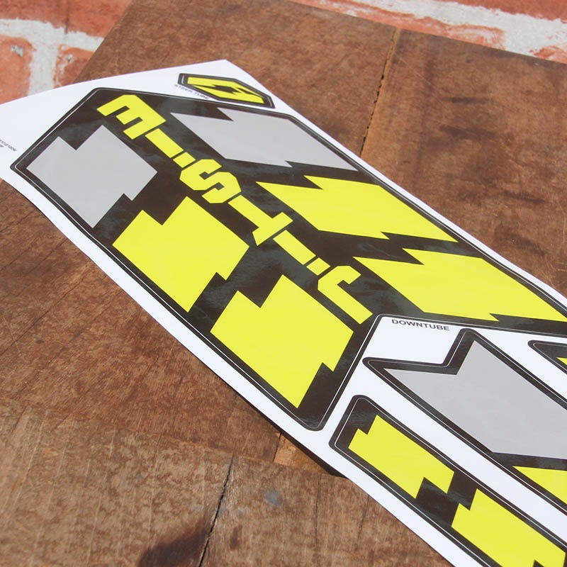 JITSIE - �ե졼�ॹ�ƥå��� VARIAL