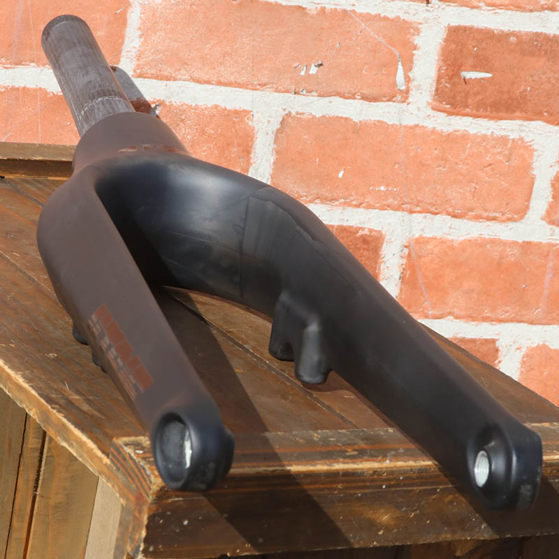 JITSIE - VARIAL RACE [CARBON]