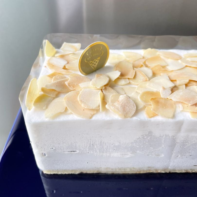 【店頭受取限定】_ ヨーグルトのセミフレッドケーキ（アイスケーキ）