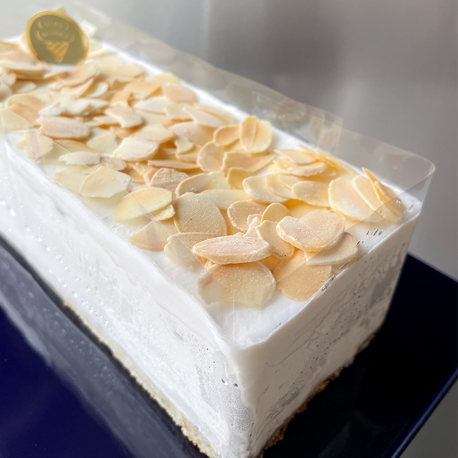 【店頭受取限定】_ ヨーグルトのセミフレッドケーキ（アイスケーキ）