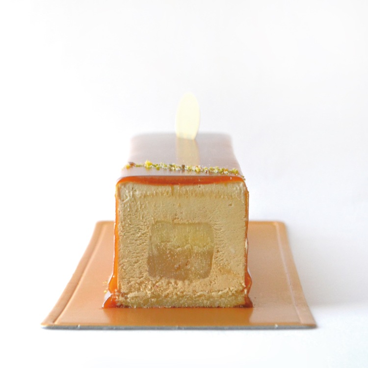 【店頭受取限定】_ キャラメルとリンゴのセミフレッドケーキ（アイスケーキ）