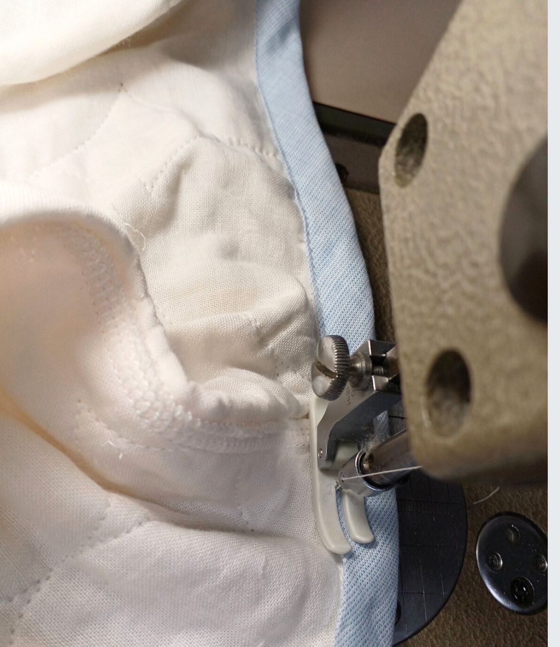 襟なしデザインへ変更