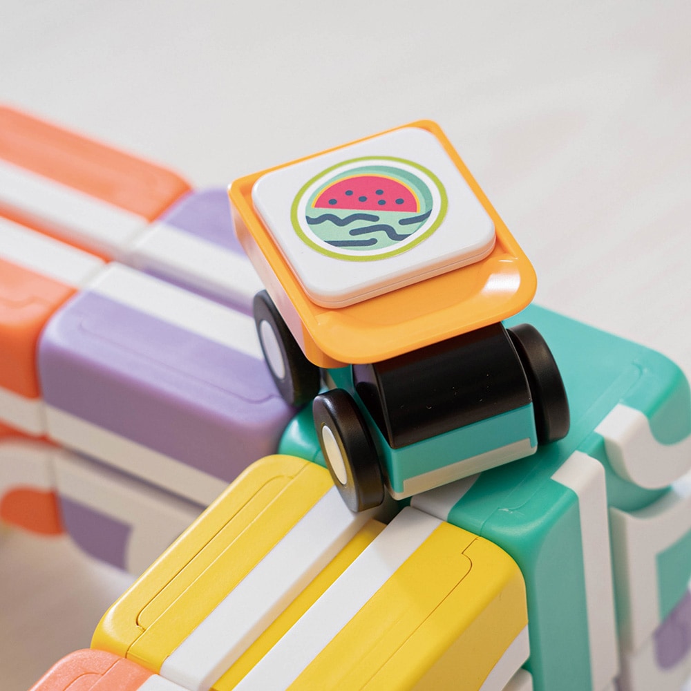 Qbi Explorer Preschool プルバックカー(グリーン&オレンジ) 1台 単品