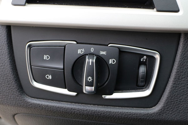 BMW 320/328】 F30/F31/F32/F34 ヘッドライトスイッチフレーム