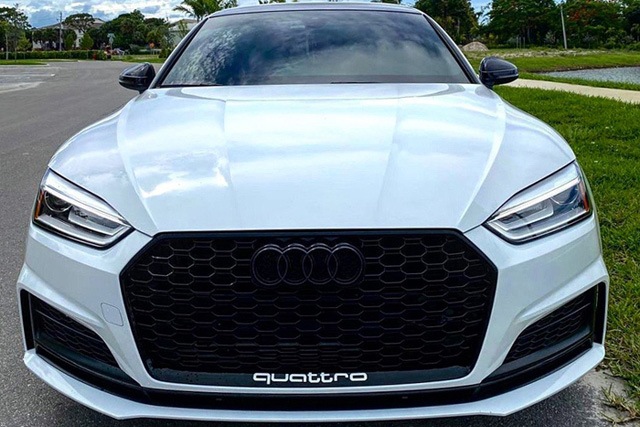 Audi アウディ A5 RS5ブラック フレーム シルバー ブラック