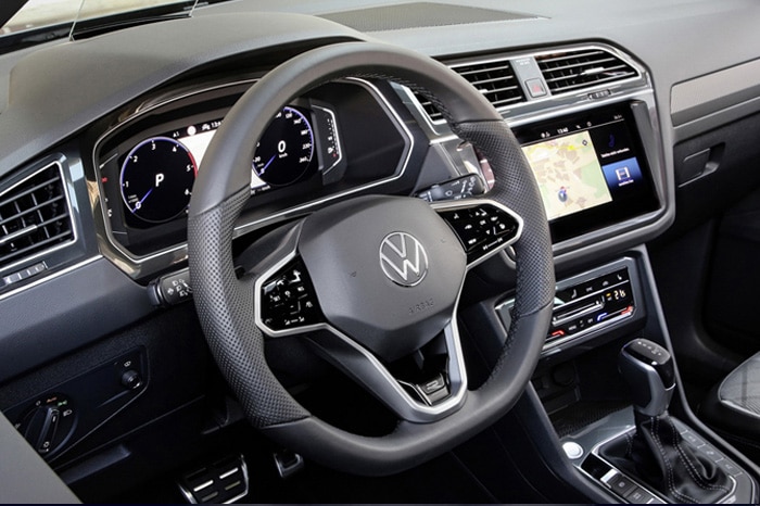 Volkswagen R ステアリングガーニッシュ　未使用 VW純正 GOLF8 / T-CROSS Rロゴ ステアリングバッジ|VW/Audi/Fiat