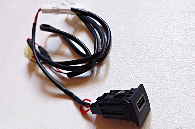 VW GOLF6/GOLF5/Scirocco ���󥽡��� USB���ߥ��å�