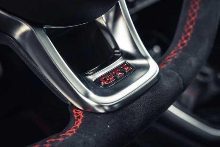 VW GOLF7 GTI  ���ƥ���󥰥Хå� �����С��쥤(���ƥå���)