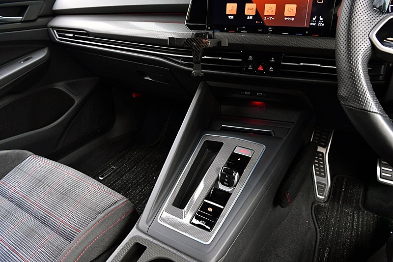 VW �����8 / GOLF8 GTI�ϥ˥��� ���եȥѥͥ� �ǥ�����