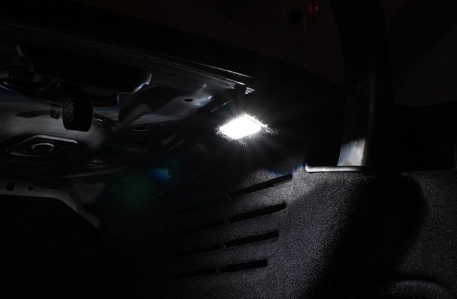 Audi A4/S4(B9) ������ �ȥ�󥯥饤�ƥ��� ���ߥ��å�