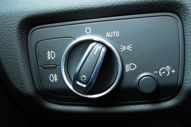 Audi A3(8V)�� ����� �إåɥ饤�ȥ����å����