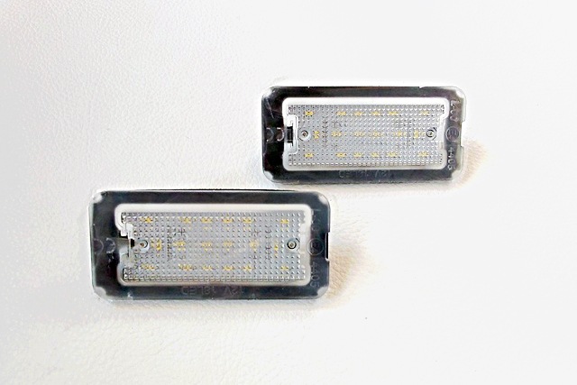 ���Х��, �ե����å� 500/595/695 LED�ʥ�С��ץ졼���� �饤������ Abarth Fiat