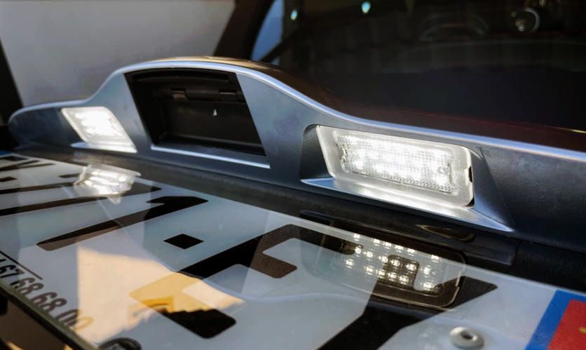 ���Х��, �ե����å� 500/595/695 LED�ʥ�С��ץ졼���� �饤������ Abarth Fiat