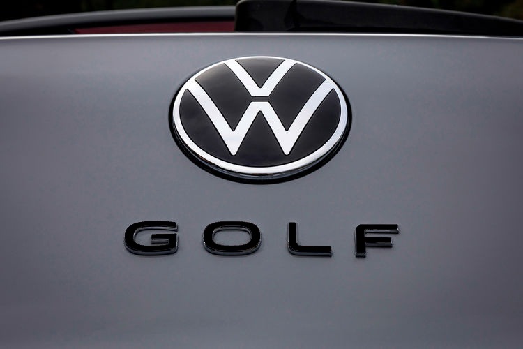 VW GOLF8 �ꥢ����֥�� �����С��쥤���������֥�å�