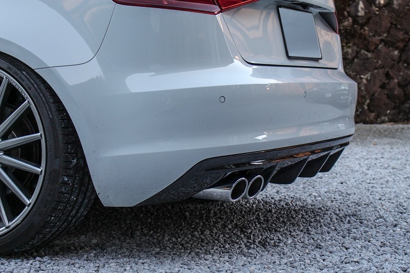 アウディ Q5 スポーツバック リアディフューザー A5 / S5 / RS5 | AUDI