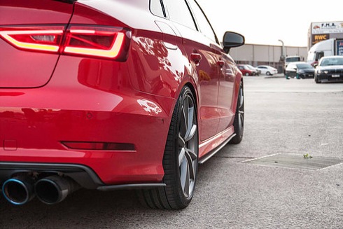 FLOW DESIGNS Audi S3(8V) Sedan �����ɥ��ץ�å���