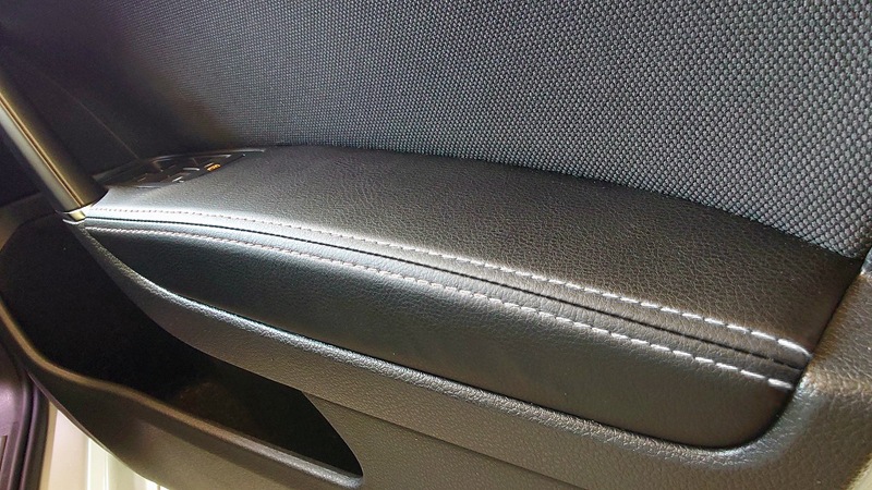 VW GOLF7 �ɥ�������쥹�� �쥶�����С����ۥ磻�ȥ��ƥå�