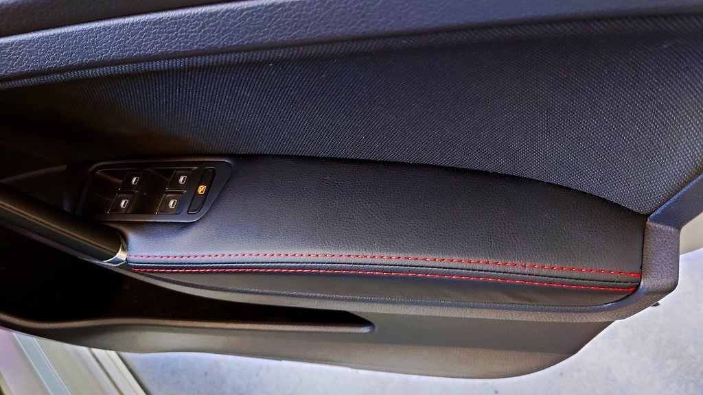 VW GOLF7 �ɥ�������쥹�� �쥶�����С�����åɥ��ƥå�