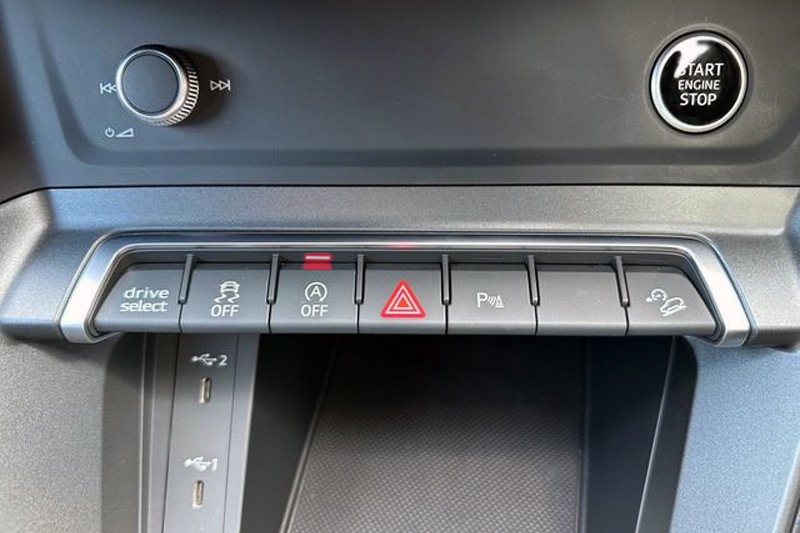 Audi Q3/SQ3 F3 ȥȥåץƥ 󥻥顼