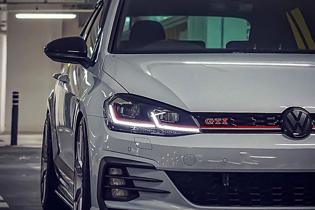 VW GOLF7.5 �֥�å� �ե���� ����֥�� �����С��쥤