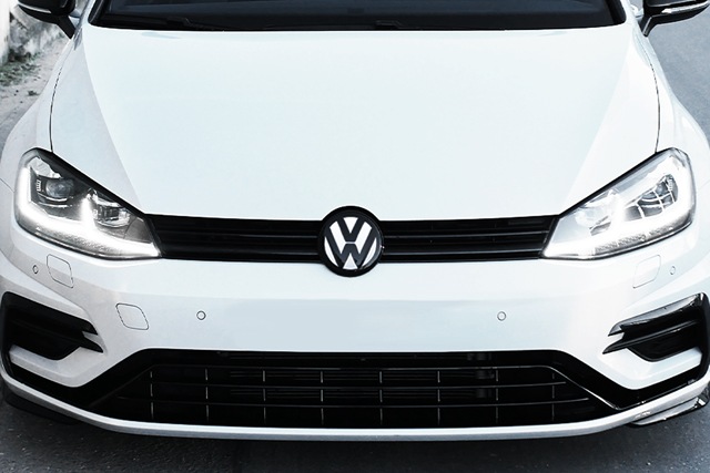 VW GOLF7.5 �ԥ奢�ۥ磻��/�֥�å� �ե���� ����֥�� �����С��쥤