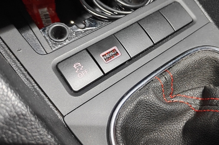 VW GOLF6/GOLF5/Scirocco ���󥽡��� USB���ߥ��å�