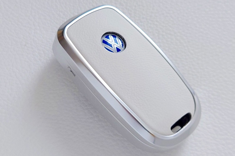 VW GOLF6/GOLF5/Tiguan �ۥ磻�ȥ쥶�� ����ߥե졼�� �������С�