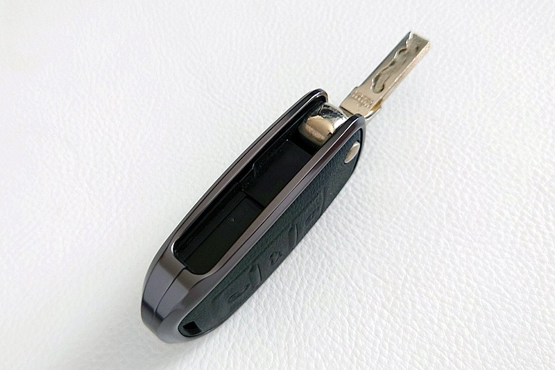 VW GOLF6/GOLF5/Tiguan �֥�å��쥶�� ����ߥե졼�� �������С�