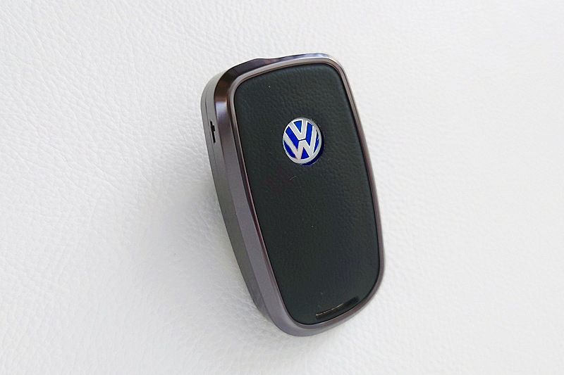 VW GOLF6/GOLF5/Tiguan �֥�å��쥶�� ����ߥե졼�� �������С�