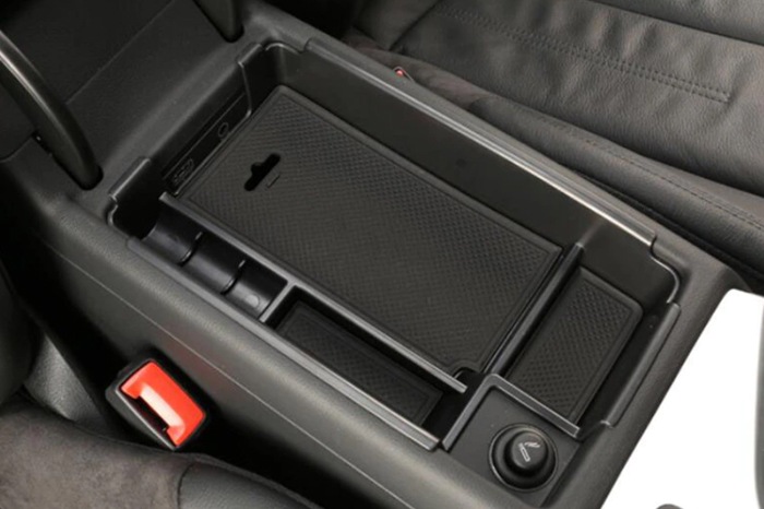 Audi A4(B9)��������� ���ȥ졼��(��ʪ����)