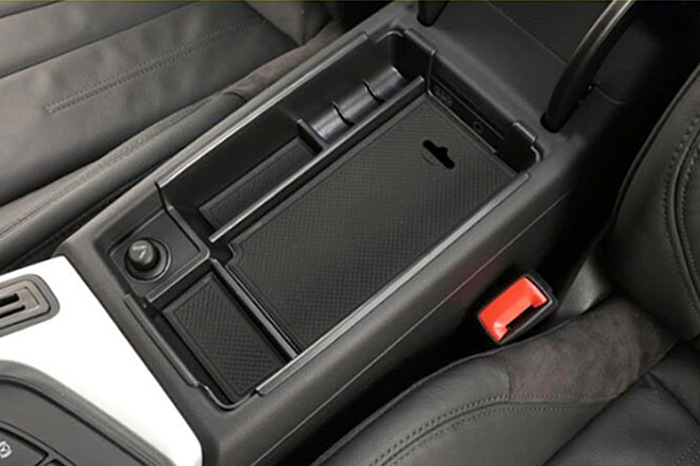 Audi A4(B9)��������� ���ȥ졼��(��ʪ����)